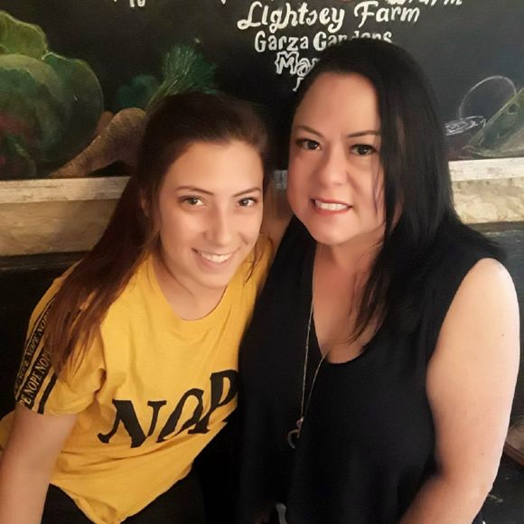 Meet your Posher, Melissa - Picture 1 of 1